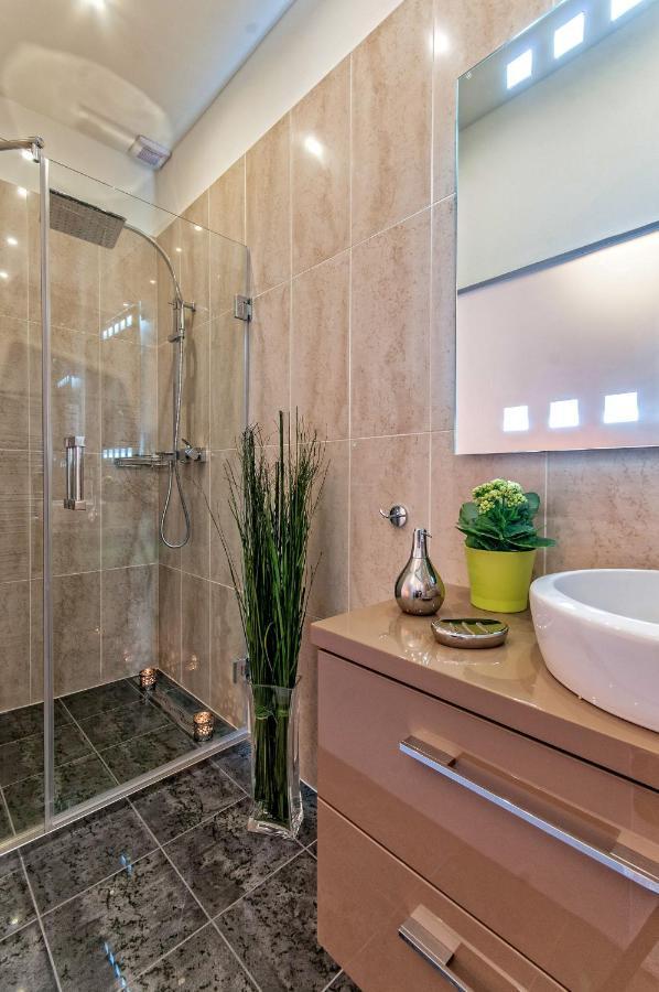Luxury Paulay Street Apartment ブダペスト エクステリア 写真